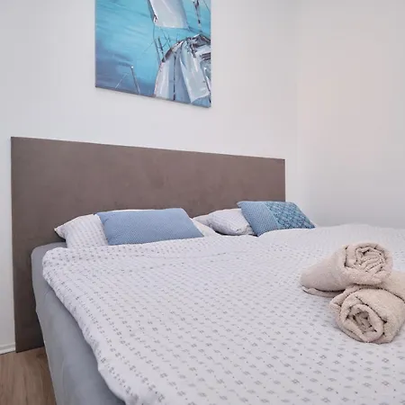 Queen's Mastrinka By Litto Appartement Trogir