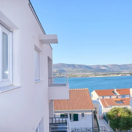 Queen's Mastrinka By Litto Appartement